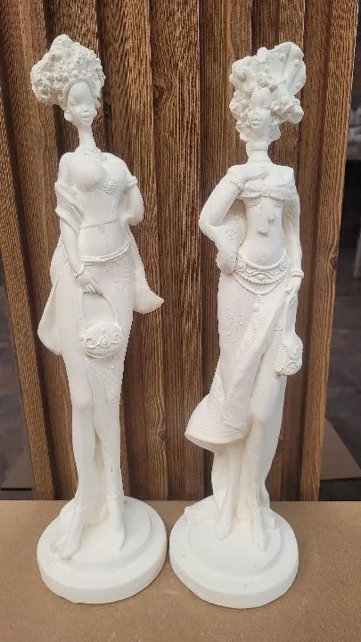 NEGRAS ESTILIZADAS YESO