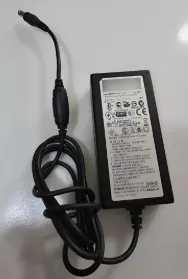 CARGADOR ORIGINAL DE SEGUNDA SAMSUNG DE 14.0V a 2.14A MONITOR
