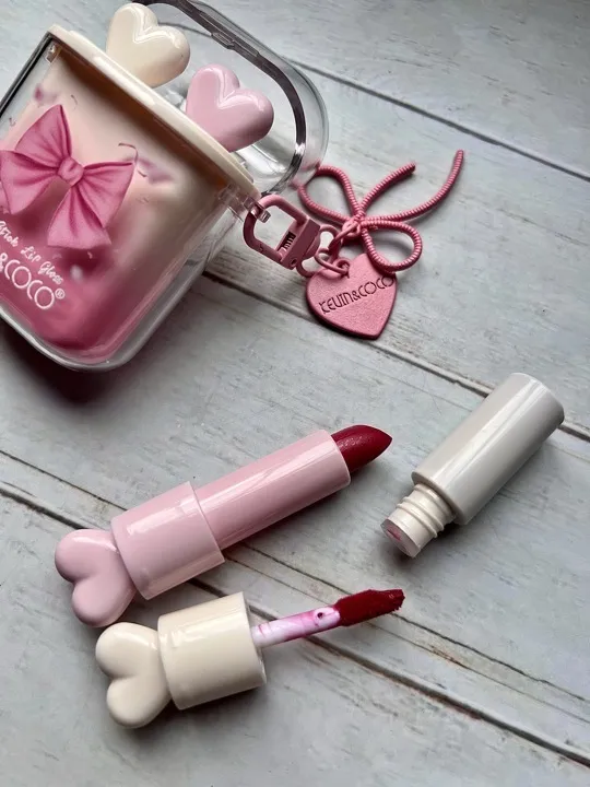 dúo labial en barra y líquido K&C