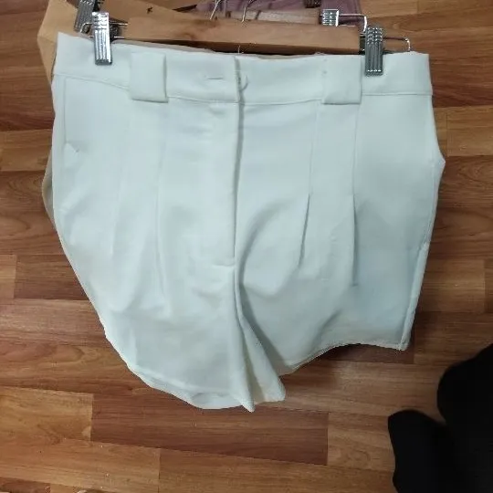 436 Short sastre netguk