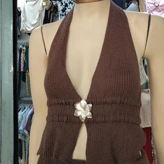 436 Top hilo flor dorada