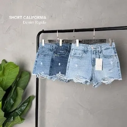 436 Short rasgado Sara