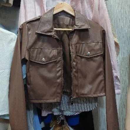 404 Casaca cuerina cierre