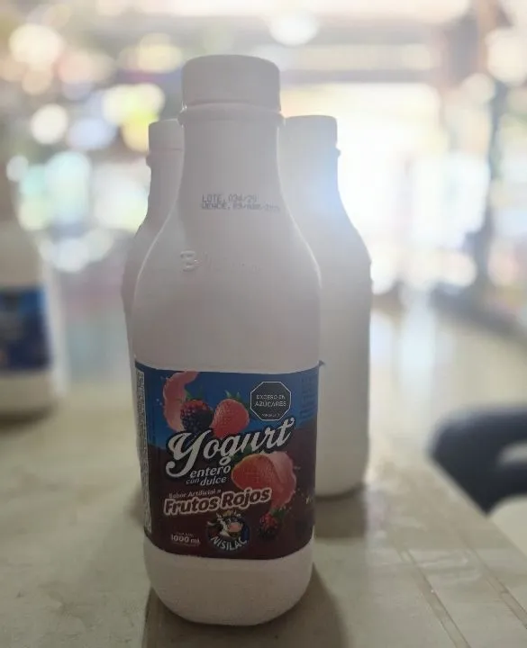 YOGURT ENTERO 1 LITRO FRUTOS ROJOS