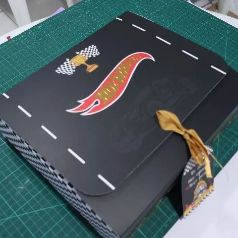 CAJA HOTWHEELS 28X24X8CM