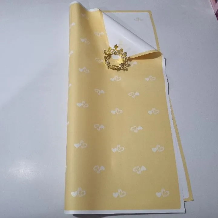 PAQUETE PAPEL COREANO AMARILLO BEBÉ REVERSO BLANCO MATE