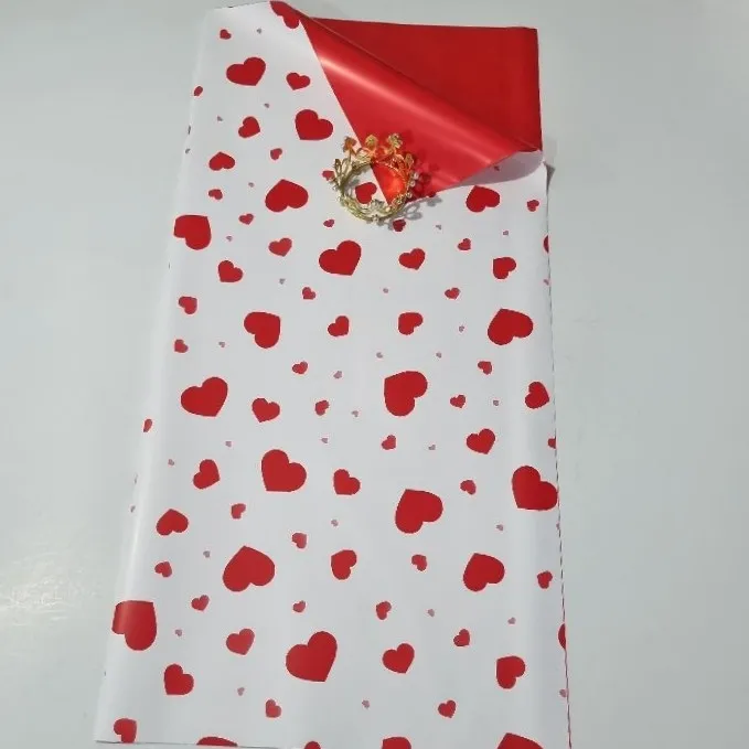 PAQUETE PAPEL COREANO BLANCO CON CORAZONES ROJO REVERSO ROJO PAQ (20U) MATE