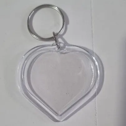 LLAVERO ACRÍLICO  CORAZÓN 5CM X 5CM