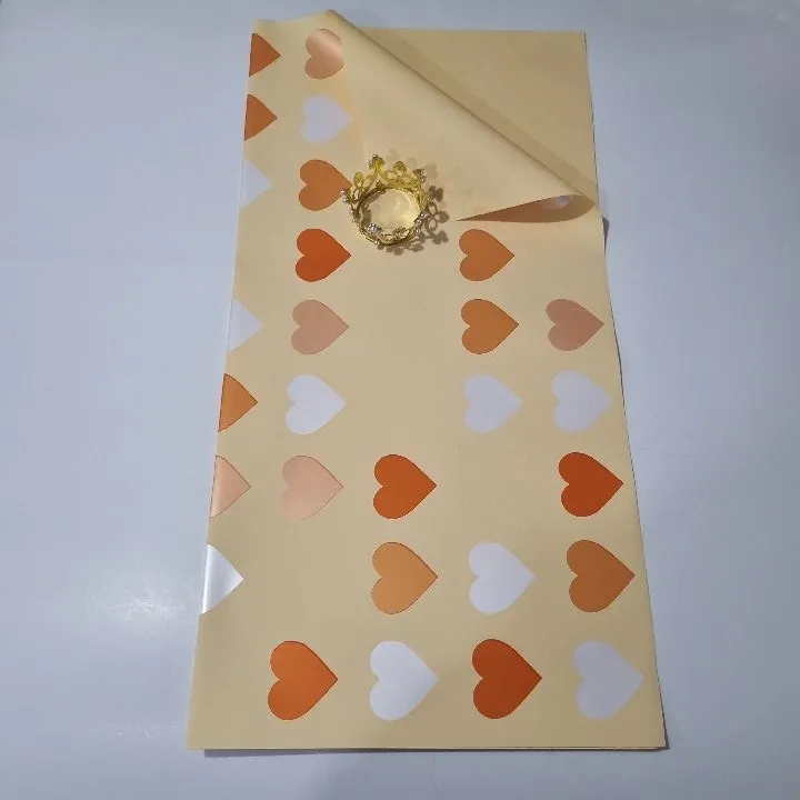 UNIDAD PAPEL COREANO AMARILLO CORAZONES MATE