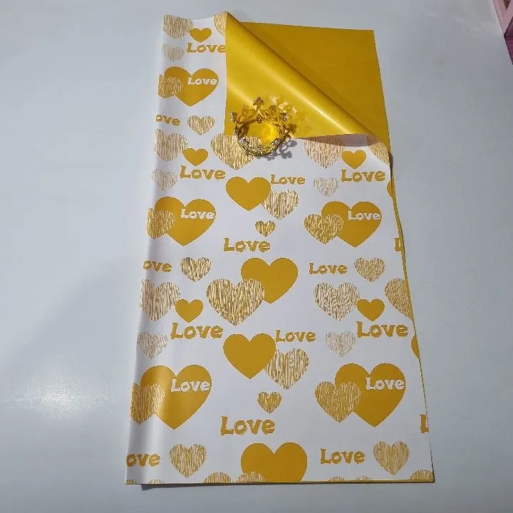 PAQUETE PAPEL COREANO CORAZONES AMARILLO REVERSO AMARILLO MATE