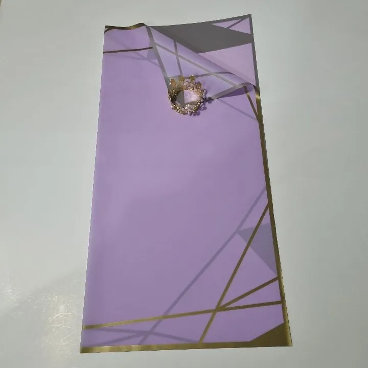 UNIDAD PAPEL COREANO LILA LÍNEAS DORADAS TRANSLÚCIDO