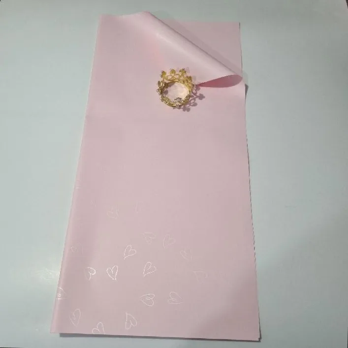 UNIDAD PAPEL COREANO ROSADO BEBÉ CORAZONES PLATEADOS GRANDES MATE