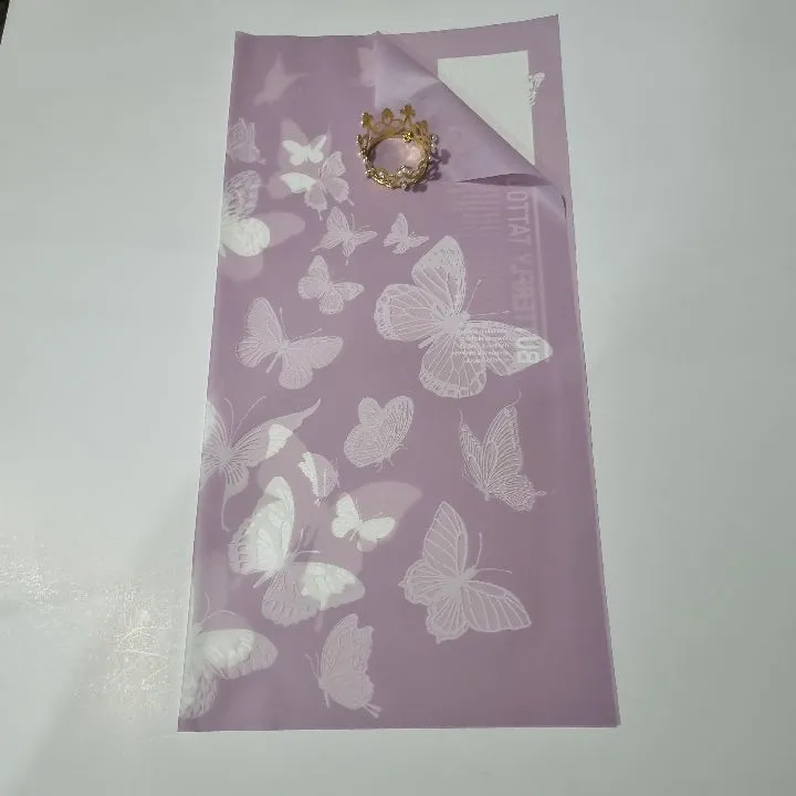 UNIDAD PAPEL COREANO LILA CON MARIPOSAS TRASLÚCIDO