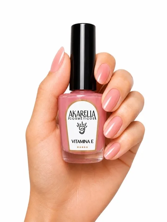BASE DE VITAMINA E PARA RESTAURAR LAS UÑAS X 12ML AKARELLA
