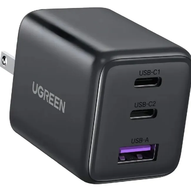 cargador ugreen 30W carga rápida.