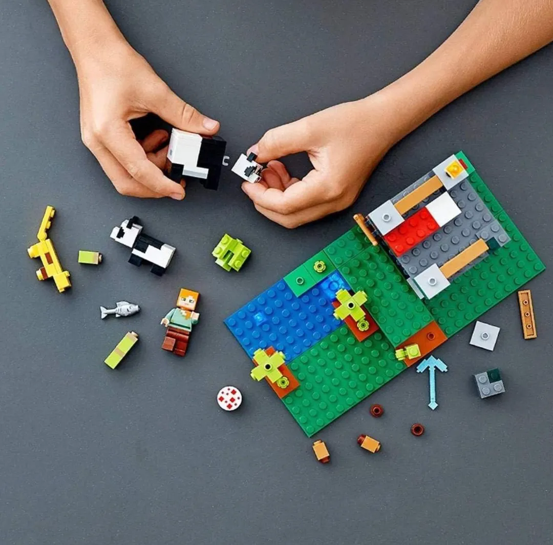 LEGO Minecraft The Panda Nursery