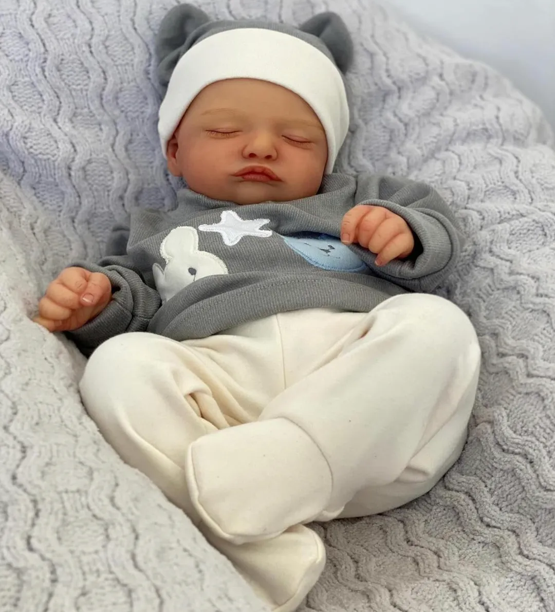 Bebe Reborn Camilo Gris Niño