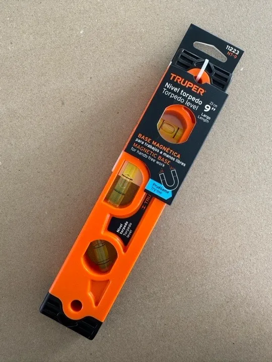 NIVEL TORPEDO MAGNÉTICO 9”