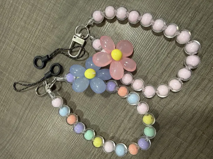 PULSERA LLAVERO CON FLOR