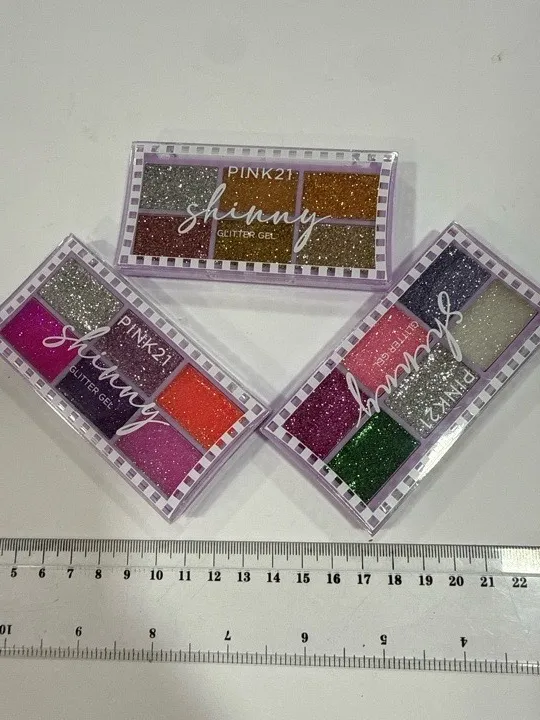 MAQUILLAJE BRILLO SOMBRA