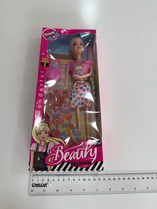 MUÑECA BARBIE CON ACCESORIOS