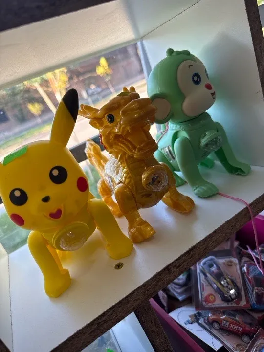 MUÑECOS CON MÚSICA CAMINAN