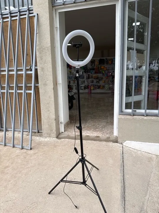ARO DE LUZ LUZ CALIDA Y FRIA CON TRIPODE hasta 1.5 mts