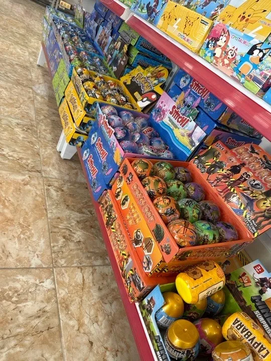 HUEVOS SORPRESA CÁPSULA PELOTA DISEÑOS VARIOS