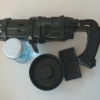 PISTOLA DE AGUA A PILAS AA