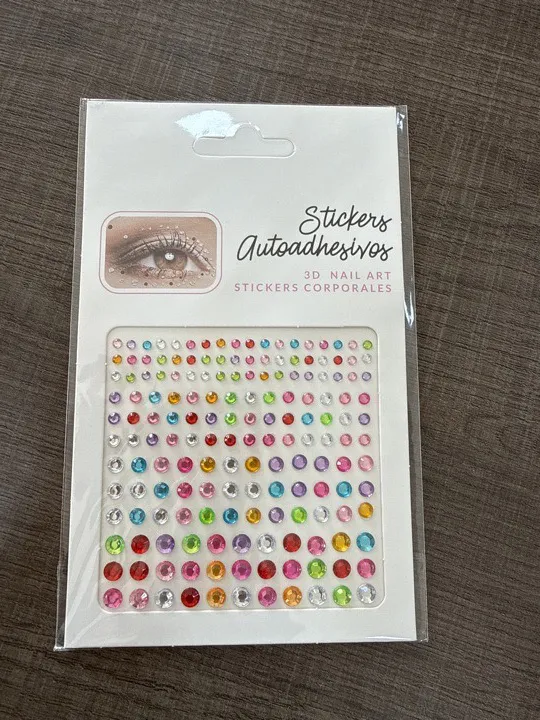 Stickers autoadhesivos 3D para uñas y rostro