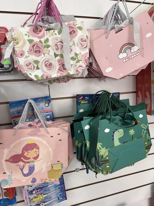 BOLSA DE REGALO CON MOÑO Y DISEÑO tamaño mediano