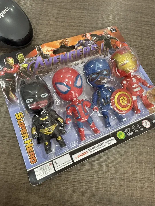 SUPER HÉROE AVENGERS MINI x4