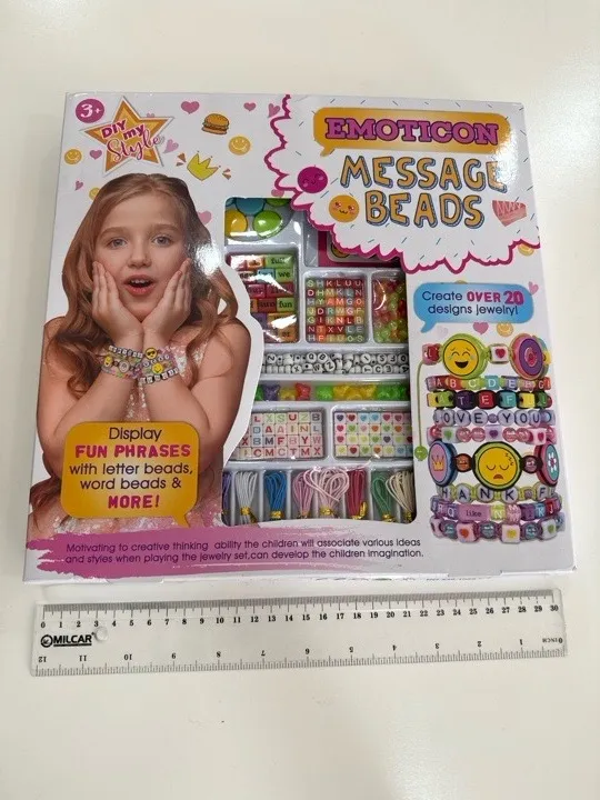 SET DE ACCESORIOS PARA ARMAR PULSERAS CON HILO EN CAJA