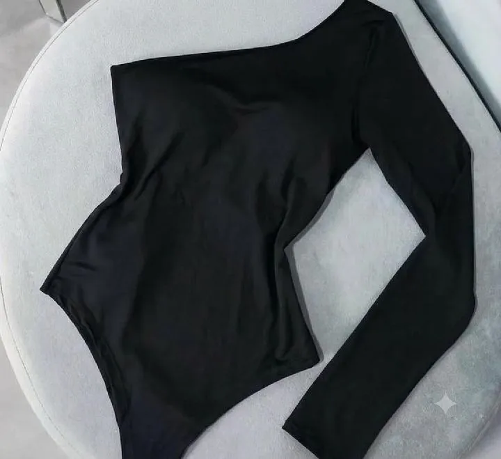 Body negro una sola manga talla unica