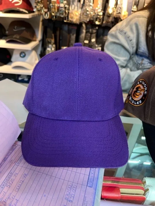 GORRA MORADA SENCILLA