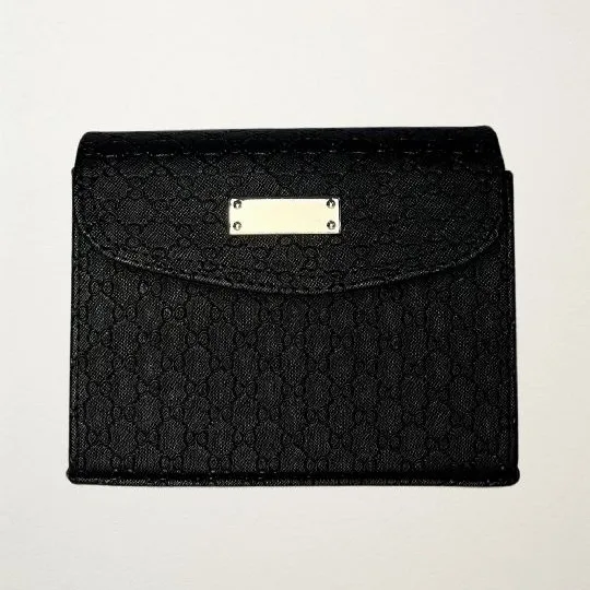 CAJA PEQUEÑA CON CADENA