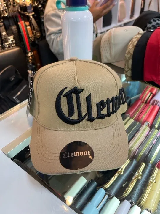 GORRA CLEMONT BEIGE CON NEGRO