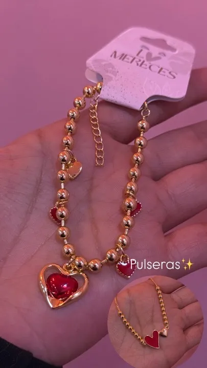 pulseras corazones rojos