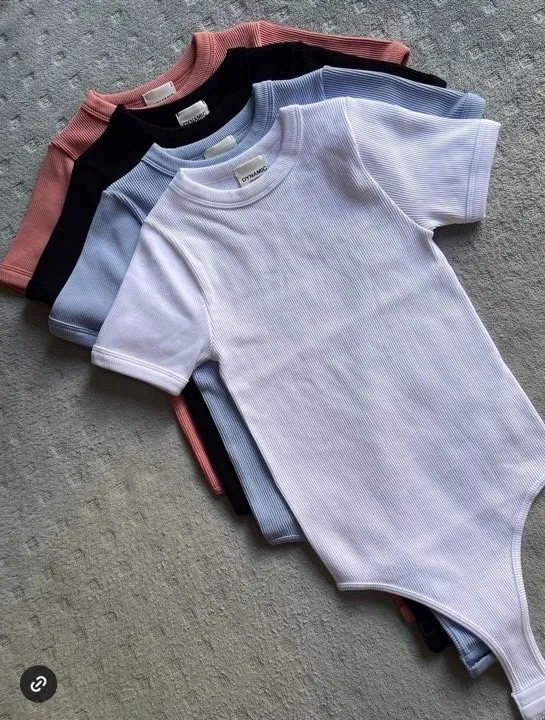 body cuello redondo rib dynamic azul-negro y blanco