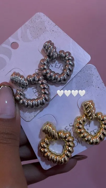 candongas en forma de corazón