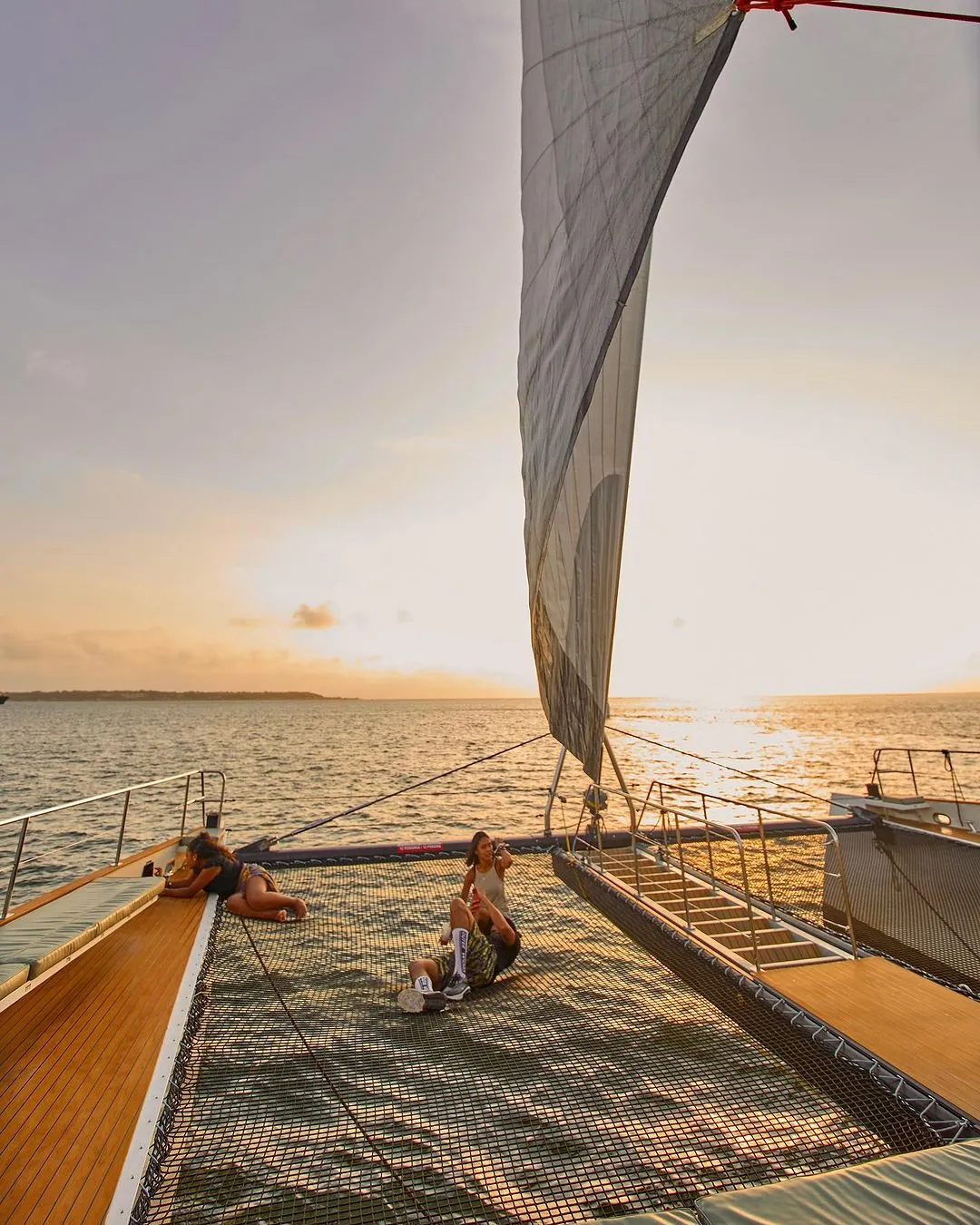 ATARDECER CATAMARAN BONA VIDA