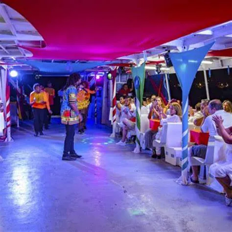 NOCHE BLANCA BARCO BEQUIA