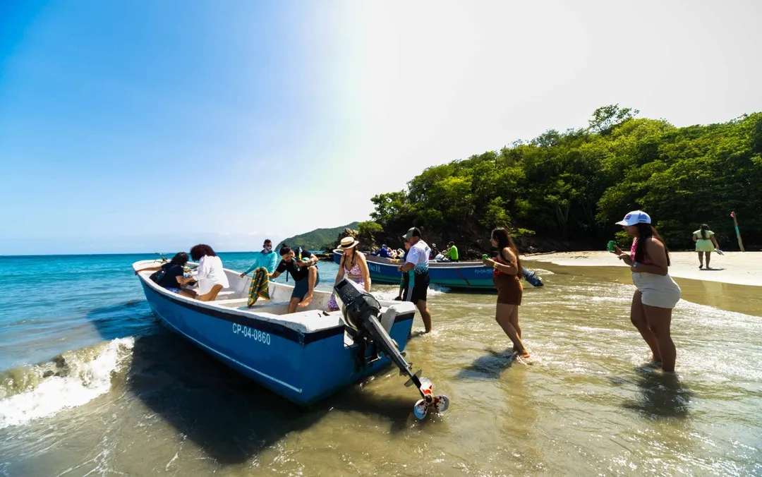 PARQUE TAYRONA PLAYA CRISTAL