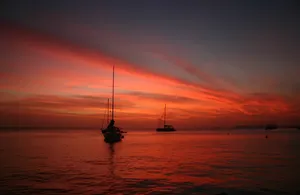 ATARDECER BARCO BEQUIA  